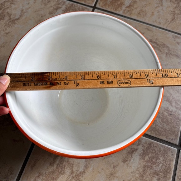 Le Creuset Everyday Enamelware Lot of 2 Striped White Steel Mixing Serving Bowls - Picture 2 of 9